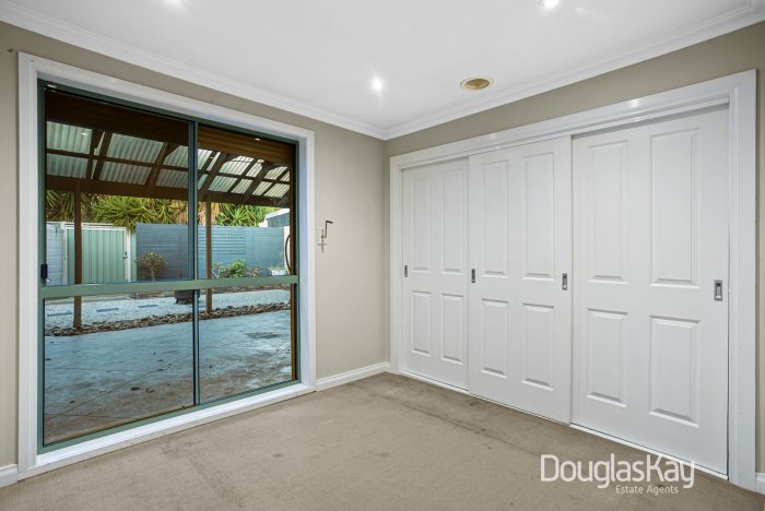 6 Nariel Rd, Kings Park VIC 3021, Australia