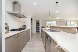 32 Nepean Turn, Millbridge WA 6232, Australia