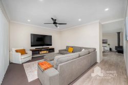 32 Nepean Turn, Millbridge WA 6232, Australia