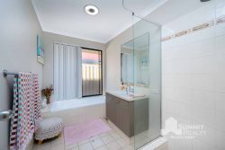 32 Nepean Turn, Millbridge WA 6232, Australia