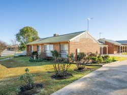 9 Nightingale Cl, Mooroopna VIC 3629, Australia