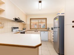 9 Nightingale Cl, Mooroopna VIC 3629, Australia