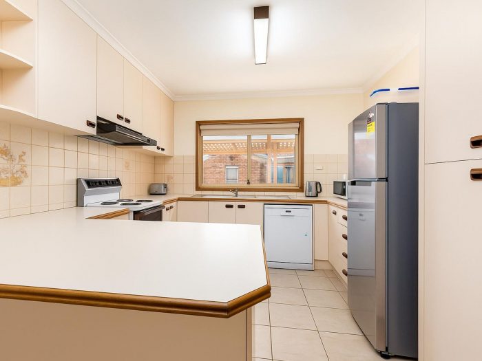 9 Nightingale Cl, Mooroopna VIC 3629, Australia