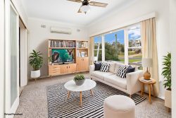 11 N Kiama Dr, Kiama Downs NSW 2533, Australia