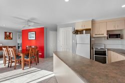 11 Farmhill Pl, Takura QLD 4655, Australia