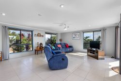 11 Farmhill Pl, Takura QLD 4655, Australia