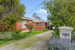 6 Oldfield Ave, Christies Beach SA 5165, Australia