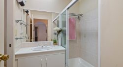 Unit 2/25 Osterley Rd, Carina Heights QLD 4152, Australia