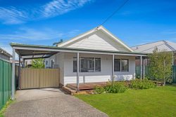 26 Oxford St, Umina Beach NSW 2257, Australia