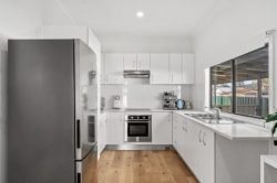 26 Oxford St, Umina Beach NSW 2257, Australia