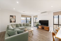 31 Pavilion Cres, Geographe WA 6280, Australia