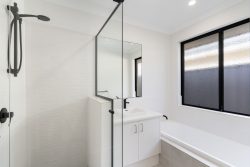 31 Pavilion Cres, Geographe WA 6280, Australia