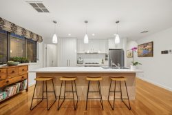 2/55 Percy St, Mitcham VIC 3132, Australia