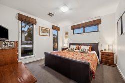 2/55 Percy St, Mitcham VIC 3132, Australia