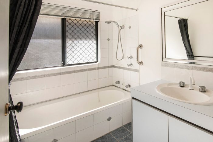 8 Petrel Cove, Geographe WA 6280, Australia