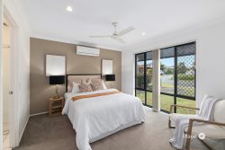 22 Goongarrie Cres, Parkinson QLD 4115, Australia