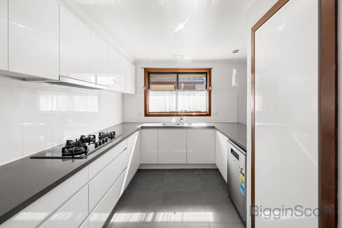 12 Maynard Pl, Kings Park VIC 3021, Australia