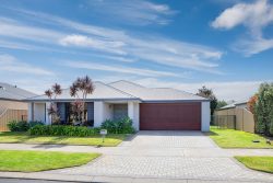 7 Provincia Parade, Yalyalup WA 6280, Australia