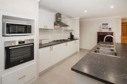 7 Provincia Parade, Yalyalup WA 6280, Australia