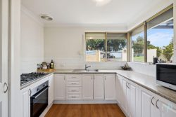 4 Oriana St, Belmont WA 6104, Australia