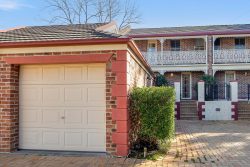 Unit 3/2 Richmond Mews, Mardi NSW 2259, Australia