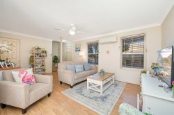 Unit 3/2 Richmond Mews, Mardi NSW 2259, Australia