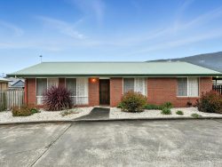 Unit 5/13 Scenic Hill Rd, Huonville TAS 7109, Australia