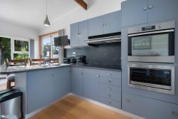 17 Serena Rd, Adventure Bay TAS 7150, Australia