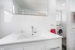 17 Serena Rd, Adventure Bay TAS 7150, Australia