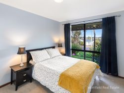 34 Sherwood Dr, McKail WA 6330, Australia