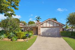 27 Solandra Cct, Regents Park QLD 4118, Australia