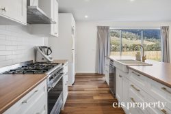 13 Southbridge Pl, Huonville TAS 7109, Australia