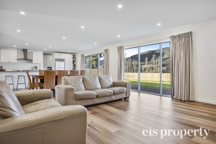 13 Southbridge Pl, Huonville TAS 7109, Australia