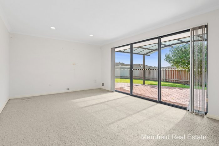 9 Susan Ct, Yakamia WA 6330, Australia