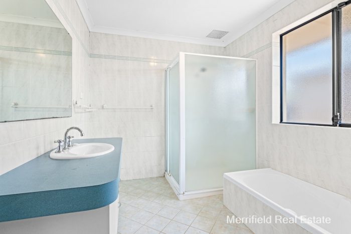 9 Susan Ct, Yakamia WA 6330, Australia