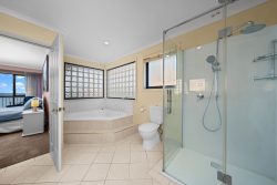 37 Tahune Cres, Blackmans Bay TAS 7052, Australia