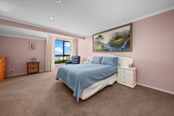 37 Tahune Cres, Blackmans Bay TAS 7052, Australia