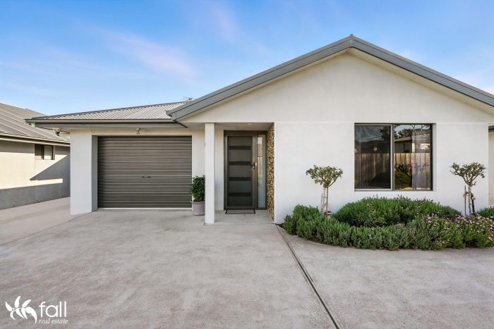 Unit 3/10 Talune St, Lindisfarne TAS 7015, Australia