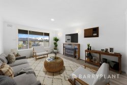 14 Throsby Cres, Deer Park VIC 3023, Australia