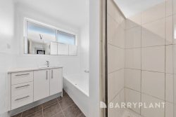 14 Throsby Cres, Deer Park VIC 3023, Australia