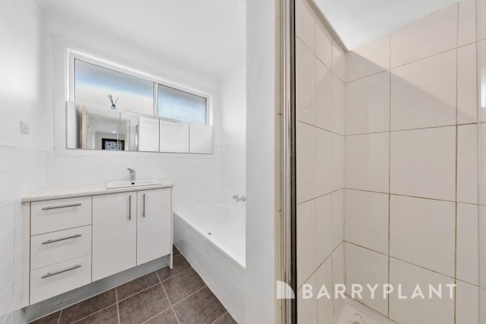14 Throsby Cres, Deer Park VIC 3023, Australia