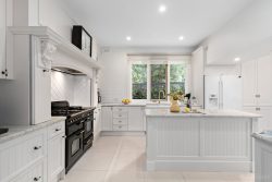 7 Victoria Ave, Canterbury VIC 3126, Australia