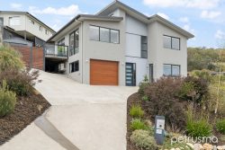 27 Vienne Dr, Howrah TAS 7018, Australia