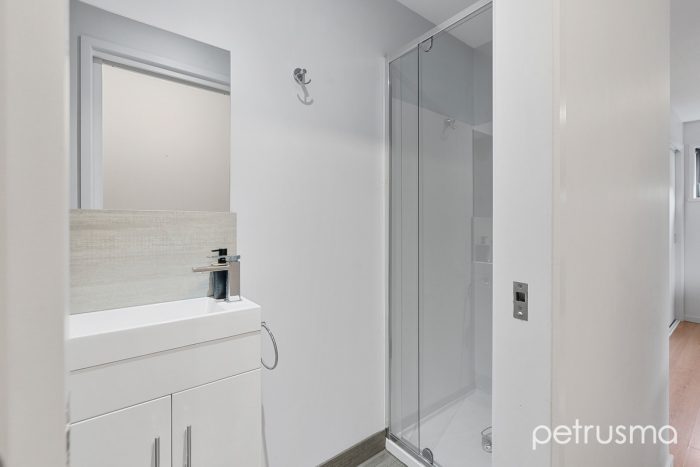 27 Vienne Dr, Howrah TAS 7018, Australia