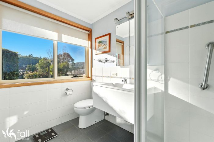 16 Wakeford Ave, Kingston TAS 7050, Australia