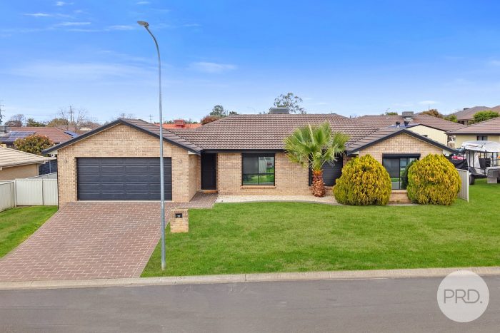 22 Warburton Dr, Westdale NSW 2340, Australia