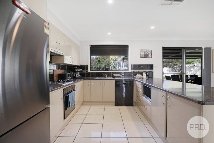22 Warburton Dr, Westdale NSW 2340, Australia