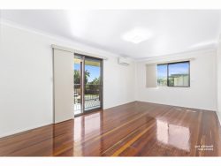 3 Fenwick St, Gracemere QLD 4702, Australia