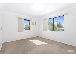 3 Fenwick St, Gracemere QLD 4702, Australia