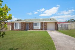 32 Wilkinson Dr, Crestmead QLD 4132, Australia